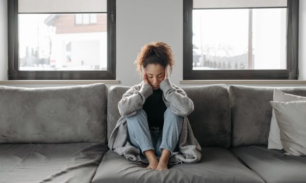 woman having a tough time recovering from her concussion