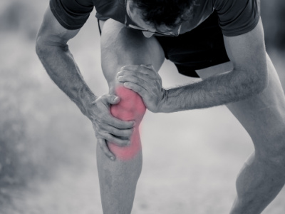 A man with a knee injury