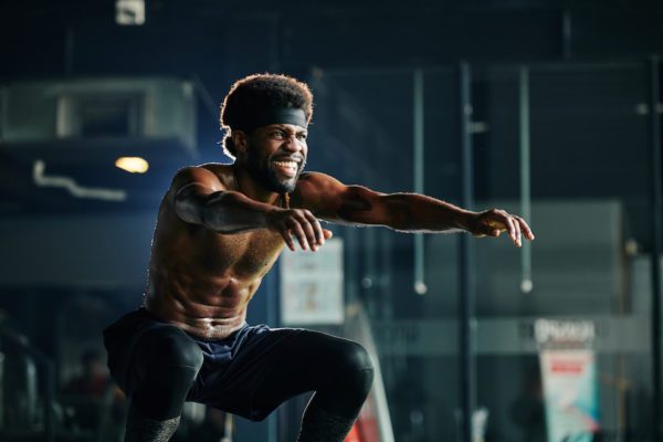Athlete doing exercises to maintain a healthy body